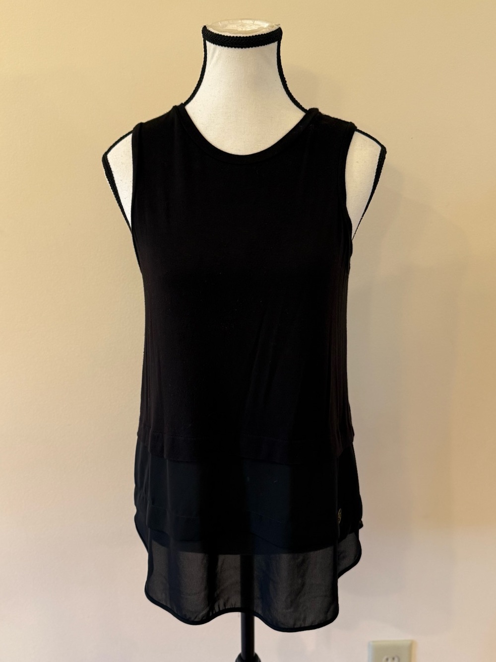 Michael Kors Black Sleeveless Layered Hem Tank size small